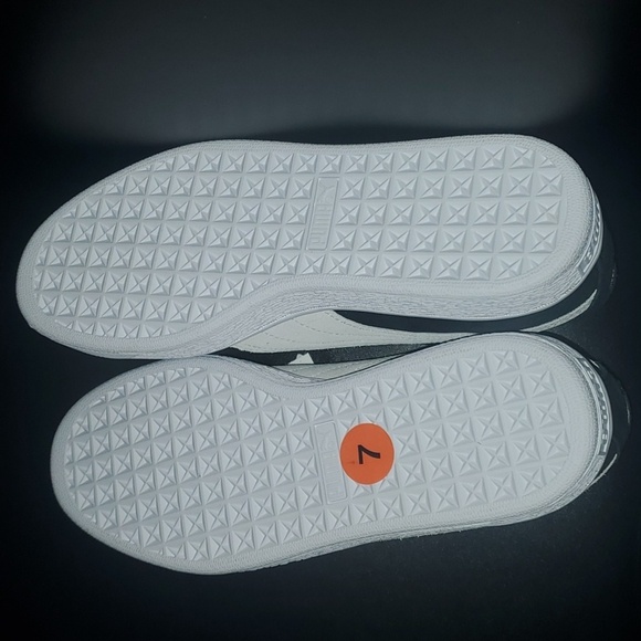 Puma Sneakers Boys Kids Size 7m 7c 7 Black Gray Side Stripe Suede Low To… - Picture 15 of 15